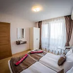 Prestige - Full Board Apartmán
